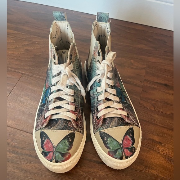 High-Top Sneakers with Colorful butterfly Pattern by Goby- Size 5 - Picture 1 of 12